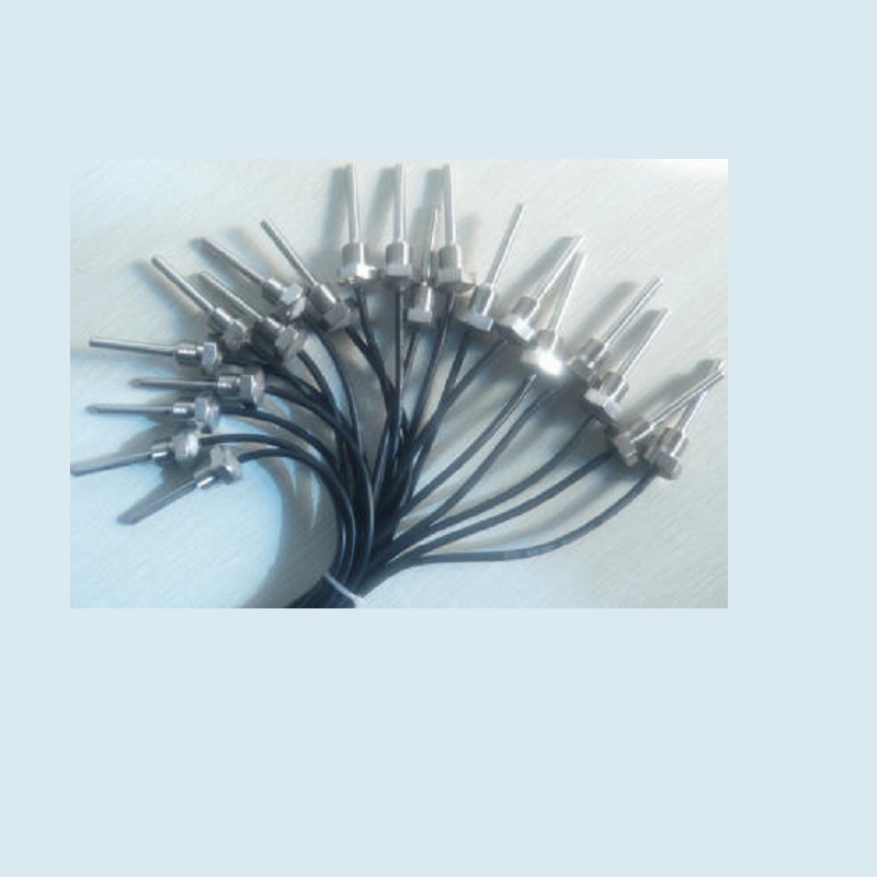 JCJ100TLB温度传感器的测温探头部分由固定螺纹和测温保护管构成